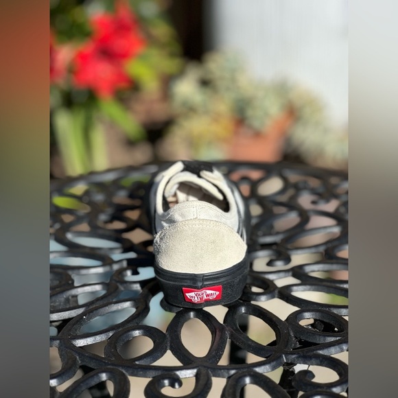 Vans — - Picture 7 of 7